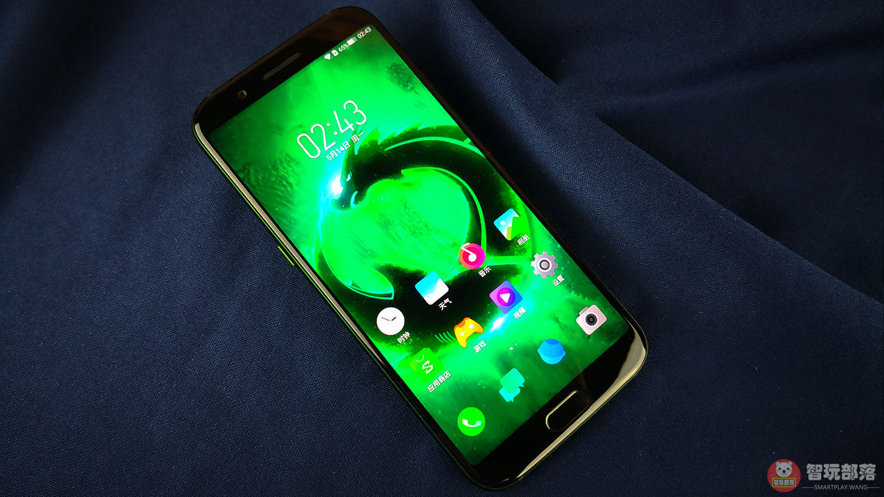 黑鲨游戏手机图赏:性能赶超小米MIX2S,外观堪
