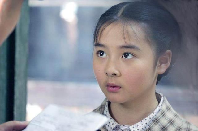 我和弟弟都是农村人,在我16岁的时候,爸爸妈妈都去世了,他们去世之后