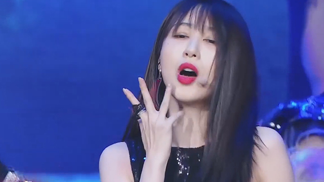 冷艳李菲儿《易燃易爆炸》炸翻全场 冷艳李菲儿《易燃易爆炸》炸翻全场