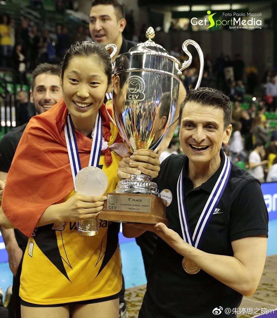 朱婷身高近2米留洋瘦到75KG 平台筑新高她仍在长