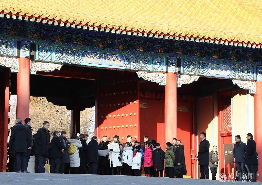 马克龙夫妇参观北京故宫