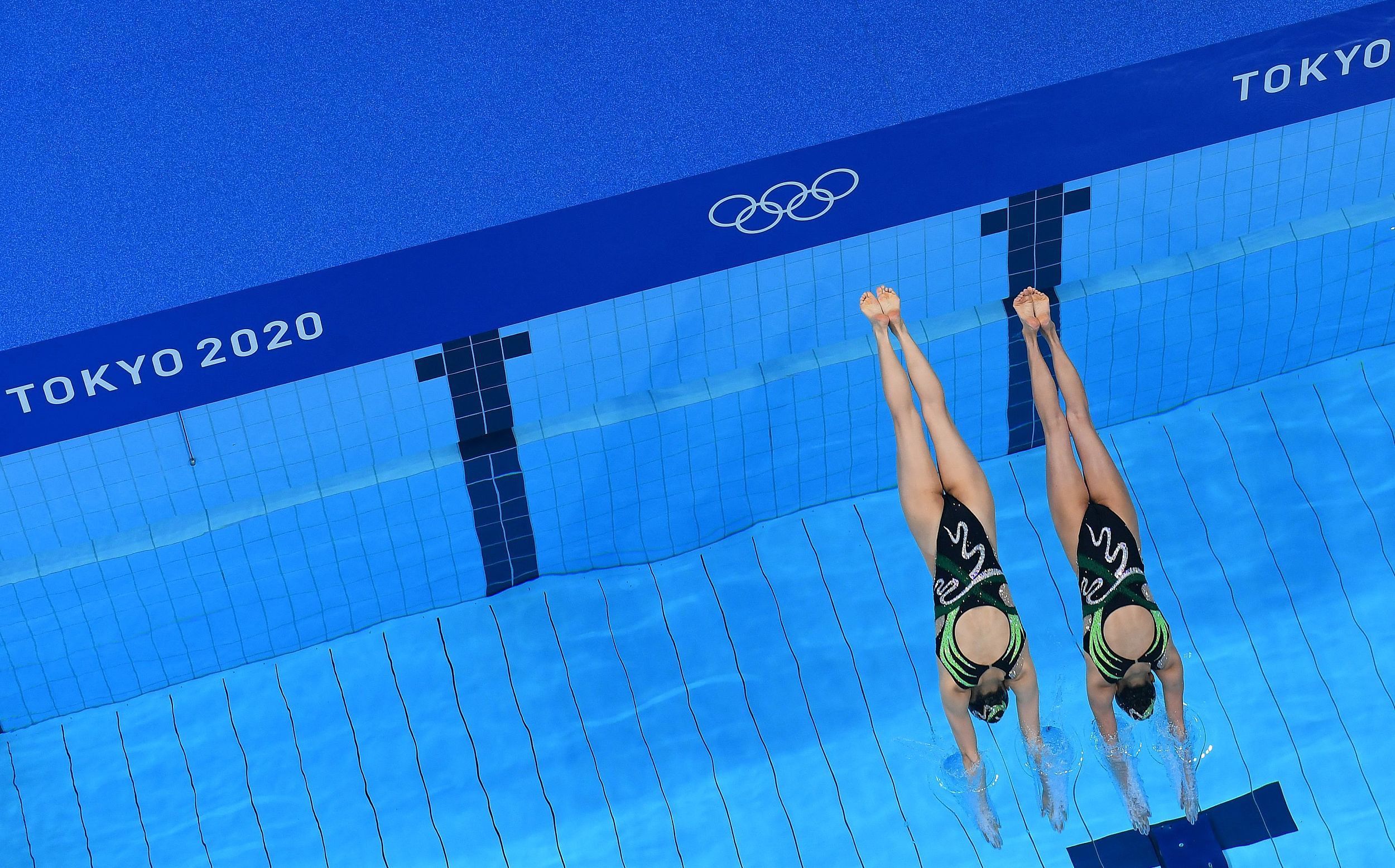 出水芙蓉!黄雪辰/孙文雁获得花样游泳双人自由自选银牌