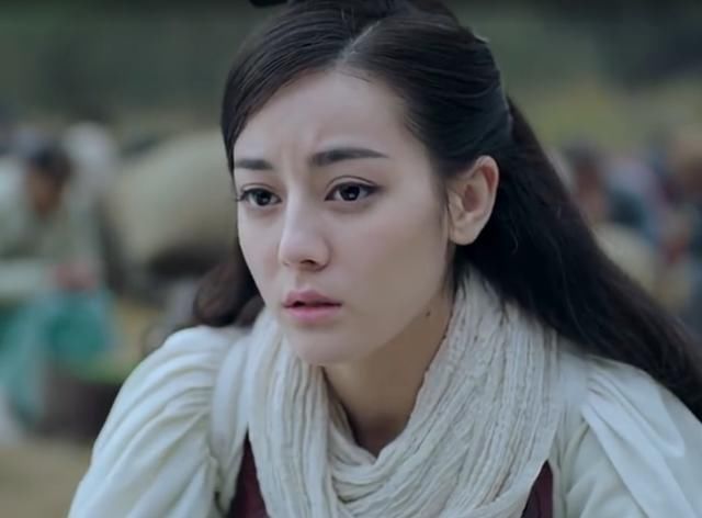 美出天际的迪丽热巴 演古装剧还是现代剧会更