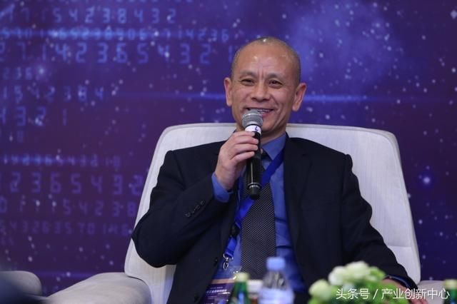 2018工业互联网峰会,共享携手树根互联赋能铸