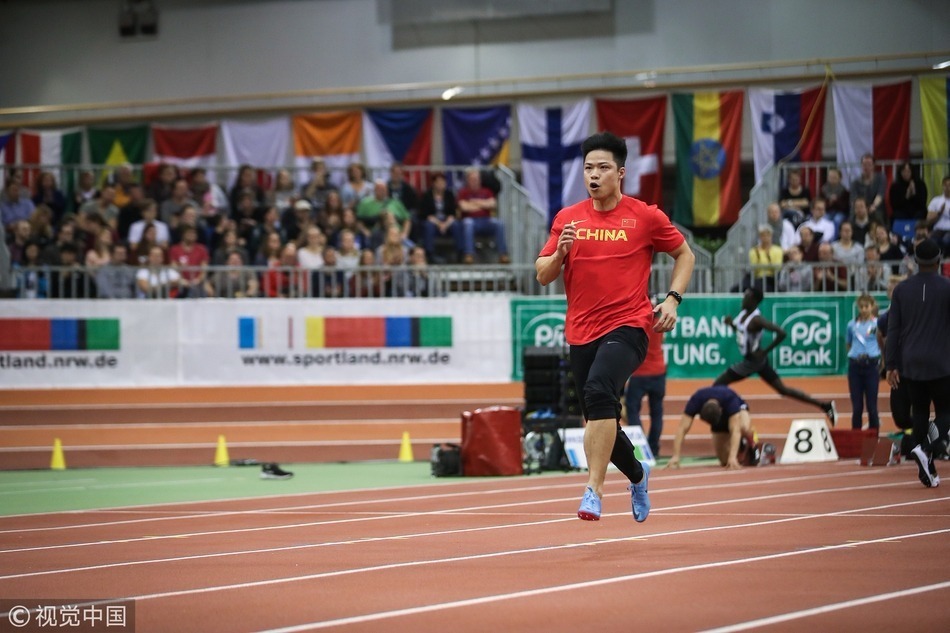 北京时间2月21日凌晨，2019年国际田联世界室内田径巡回赛最终站在德国的杜塞尔多夫进行。在先结束的男子60米比赛里，中国选手苏炳添以6秒49的成绩获得冠军。