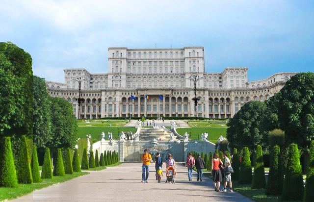 这座皇宫占地面积仅次北京故宫,有50个厨房,曾