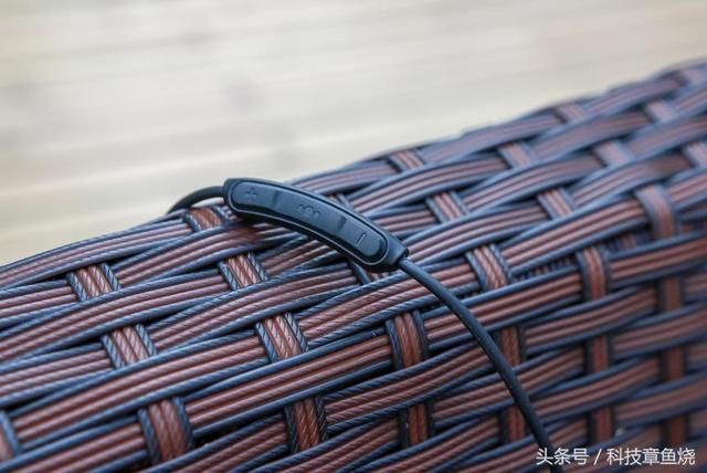 国际大牌的运动耳机做得怎样? 我们对比了Bo