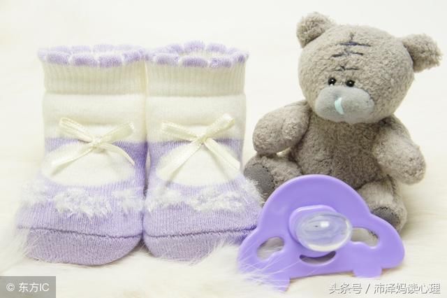 如何教2、3岁的宝宝穿鞋,才能不把鞋穿反?只需