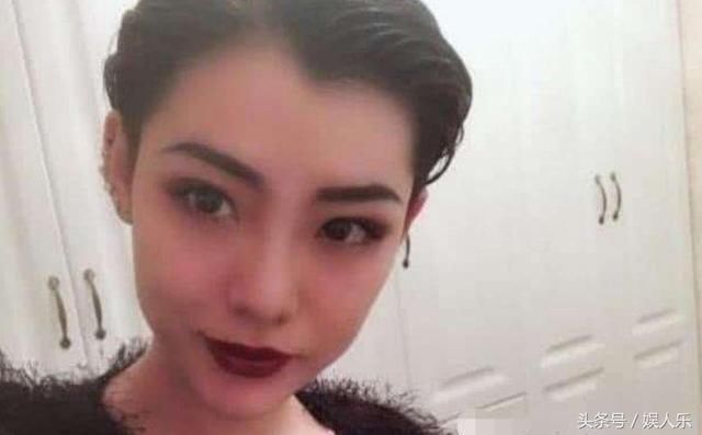 抖音黑纱新娘一身纹身,被誉为最酷新娘,私下