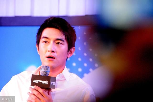 网瘾少年林更新直播时忘记关麦传出王丽坤声