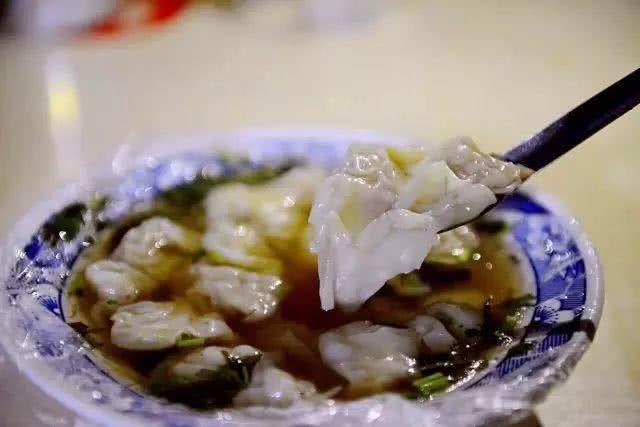 淄博最牛X的夜市!小龙虾麻辣串烧烤野馄饨…一