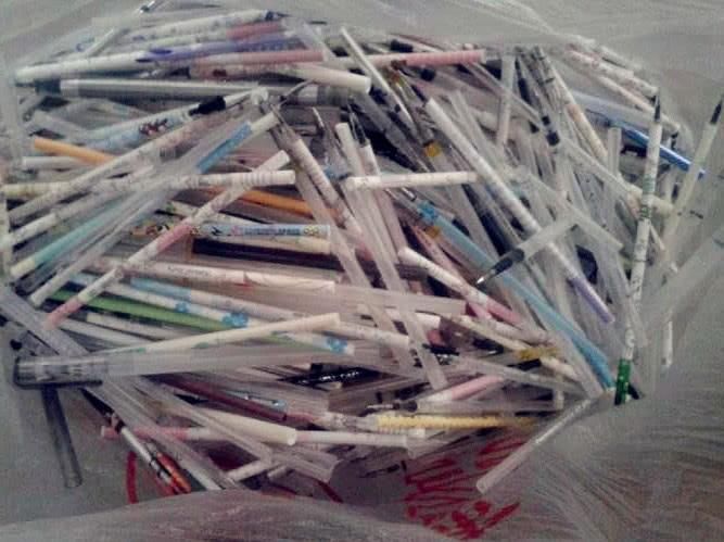 女生高考731分考上北大,妈妈在房间打开抽屉,