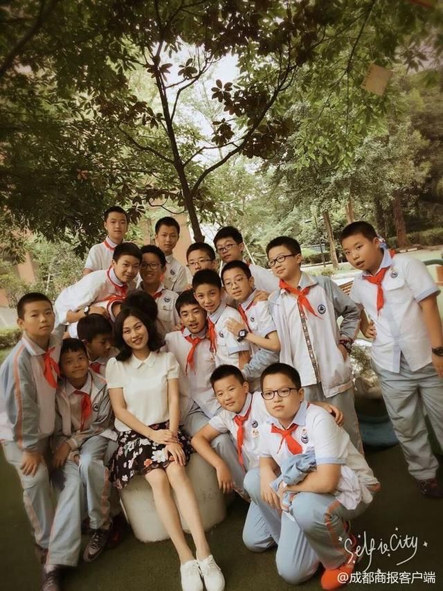 成都女教师获央视点赞:一则任性通知,她带领