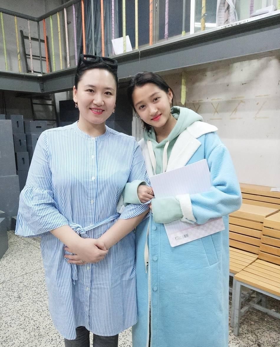 关晓彤回学校参加期末考试被吐槽太难得,不是