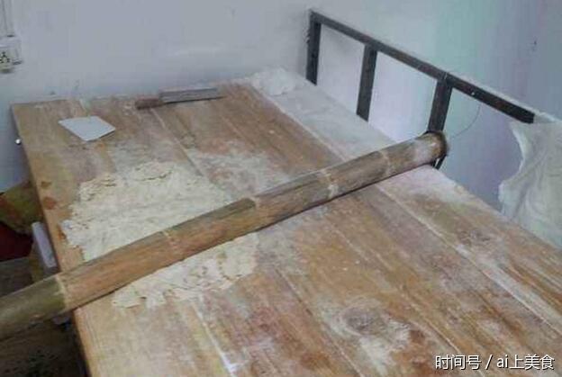 一口馒头夹榨菜,一杯开水一片希望