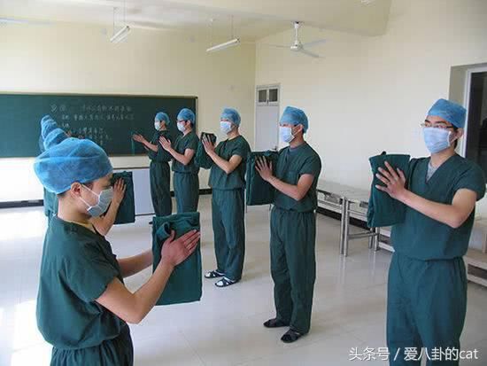 最值得考研的4类专业,本科很一般,考研后钱景