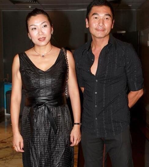 第一次看到方中信9岁女儿正面照,鼻子嘴巴像爸爸,眼睛像妈妈