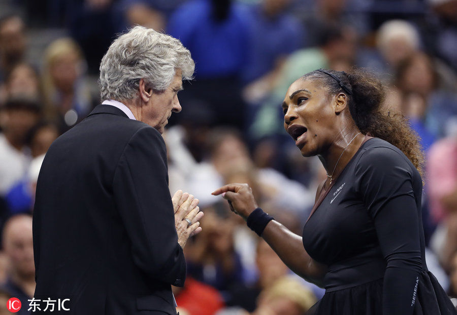 小威对峙主裁被罚丢局 失控落泪摔拍:我从不作