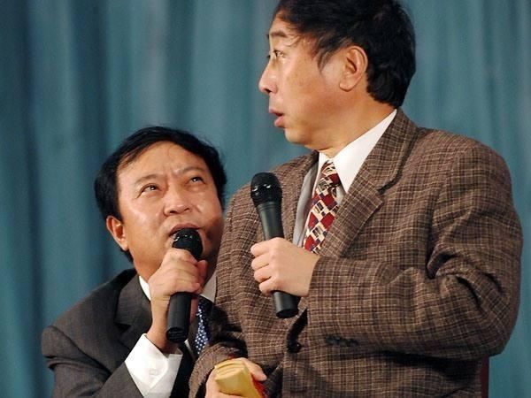 让冯小刚痛哭、郭德纲道歉,家世秒杀王思聪,他