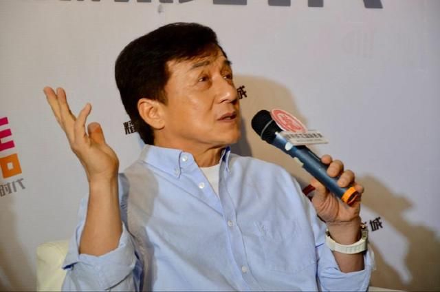 国际影星成龙,为中国电影事业做出的贡献,你有