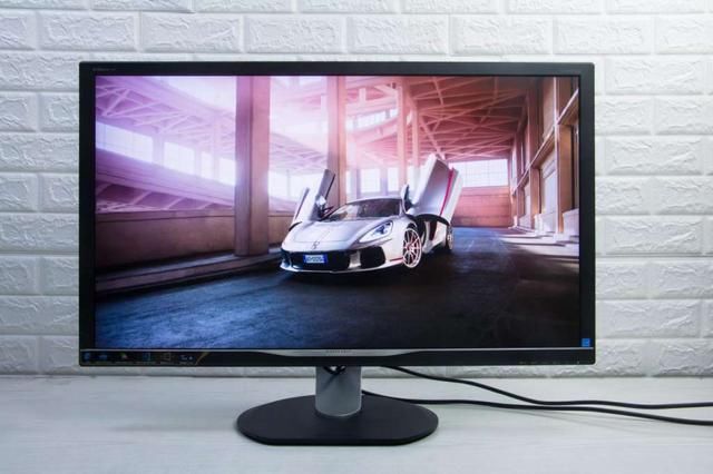 HDR、Type-c加持的广色域专业显示器!飞利浦