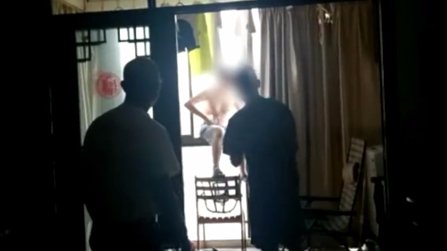 他赌博跳楼逼父拿钱喜欢输的感觉 他赌博跳楼逼父拿钱喜欢输的感觉