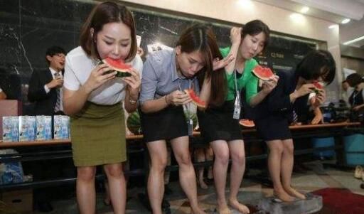韩国西瓜售价高达34000元\/个,来中国旅游使劲