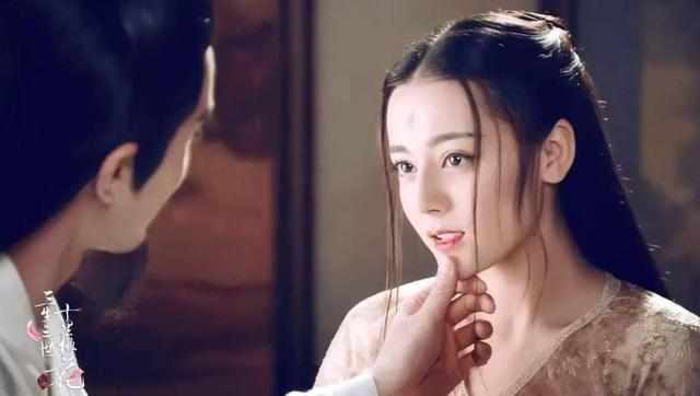 同样演狐仙,迪丽热巴、古力娜扎,杨幂都在模仿