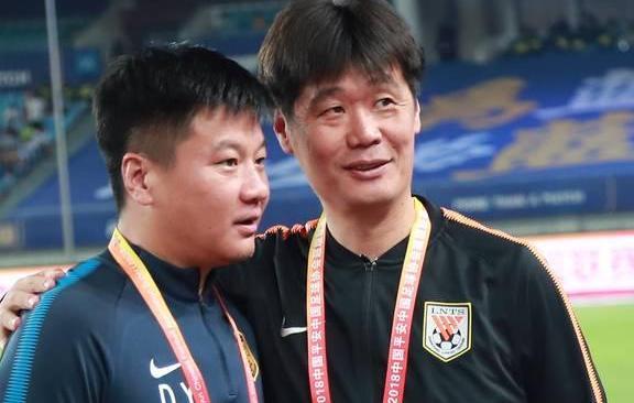 足球丨亚足联评最佳!女足平葡萄牙!鲁能佩莱无