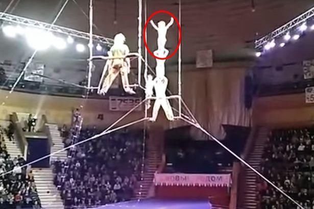 俄罗斯马戏团事故 空中飞人从四层楼高坠落昏