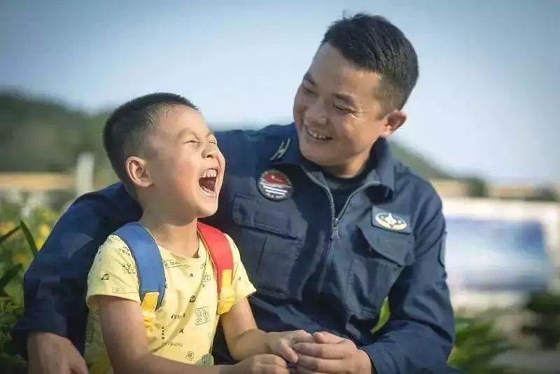 关爱军娃!这个市中小学校无条件接收移防军人子女