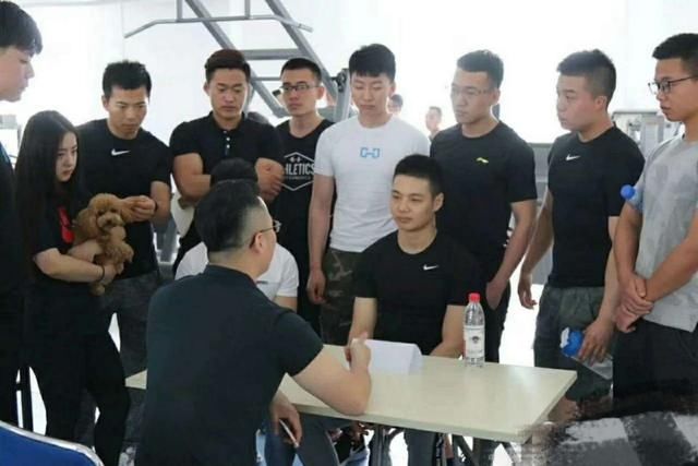 2018年考健身教练证需要多少钱?需要什么报名