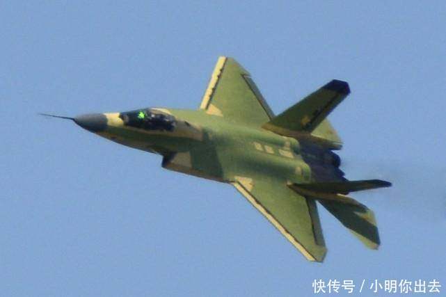 接替歼-15登上弹射航母 3.0版歼-31舰载机不逊