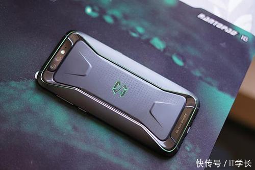 红魔手机和黑鲨手机哪个好?红魔手机和黑鲨手