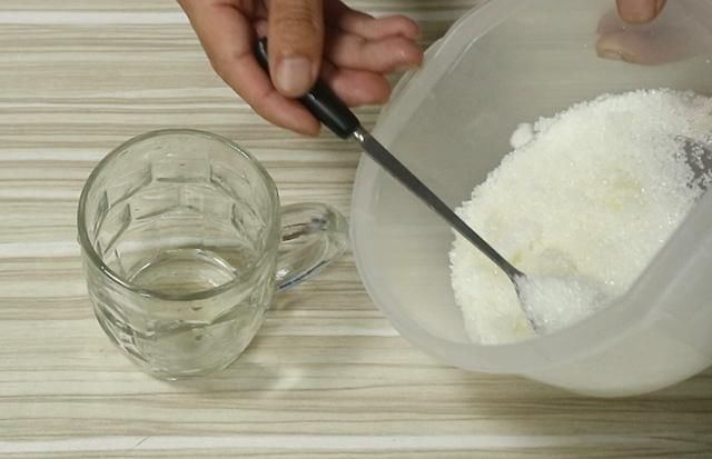 把白糖和蜂蜜泡到白醋里太厉害了,解决了男人