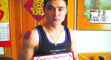 翻版张尚武!体操冠军退役无工作 修电脑为生