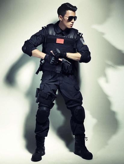 比战狼吴京更酷的 比战狼吴京更酷的