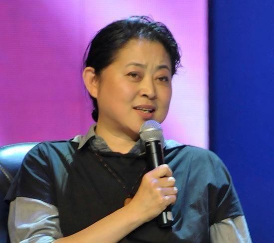 央视一姐倪萍将加入美国国籍 还是只是为了儿