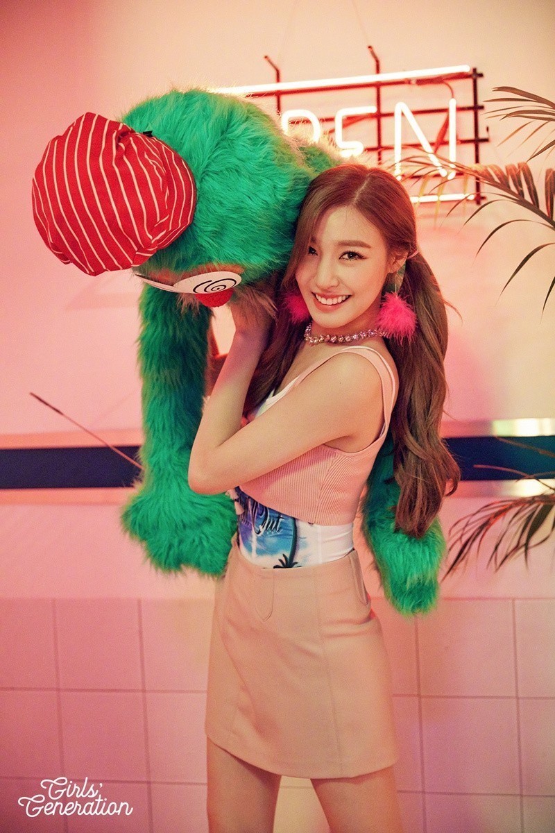 少女时代tiffany新专造型曝光 扎双马尾活泼靓丽
