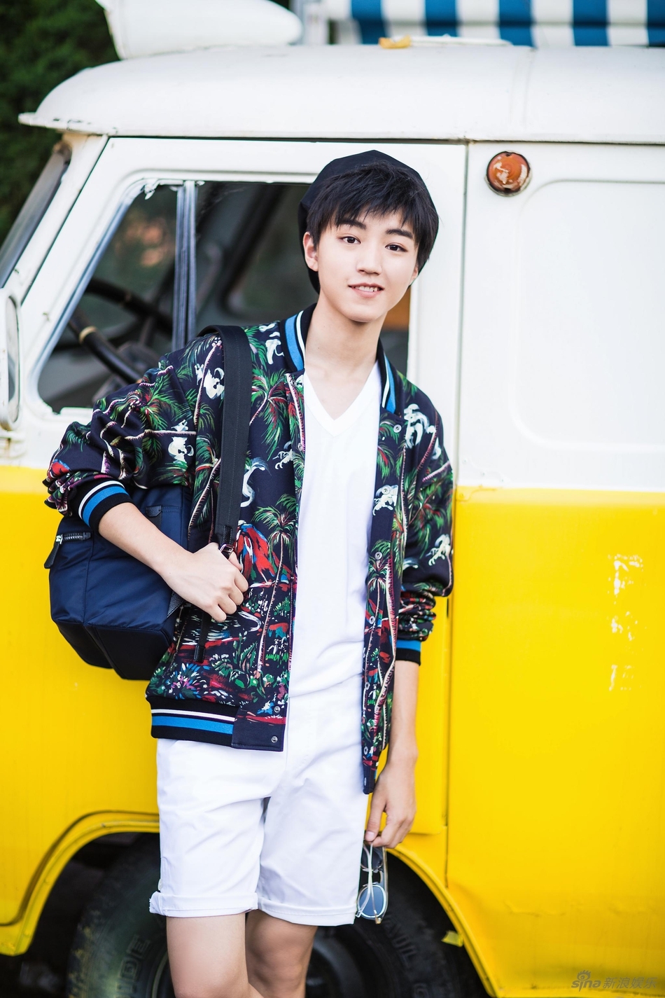 王俊凯启程米兰时装周 最新街拍时髦升级 王俊凯启程米兰时装周 最新街拍时髦升级