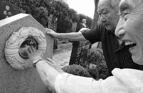 的女英雄,在对日战争中,临危不惧用石头砸死鬼子