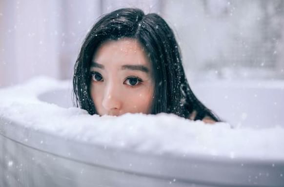 婆婆公公带宝宝遛弯摔伤,医生说要缝针,老公却