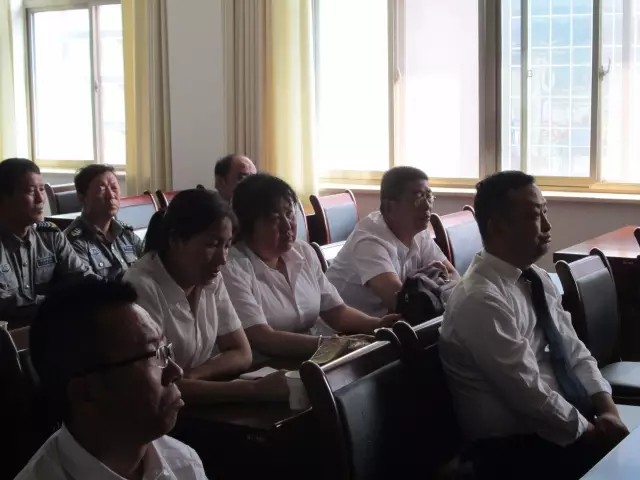 平凉市城建物业公司参加公安局崆峒分局西大街