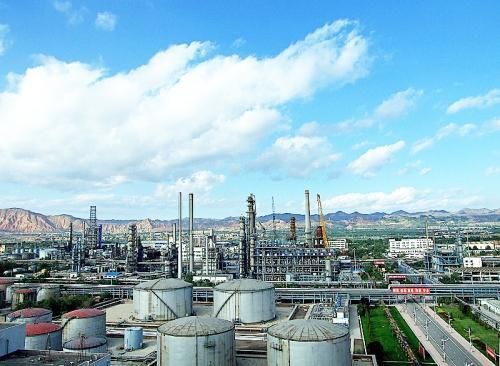 中国石油云南石化第一批高标号的汽油顺利出口