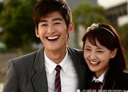 郑爽在娱乐圈朋友少被疑人缘不好,张翰的8字评