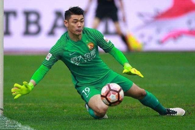 国足4大最帅门将:曾诚垫底,颜骏凌仅第2,第1可