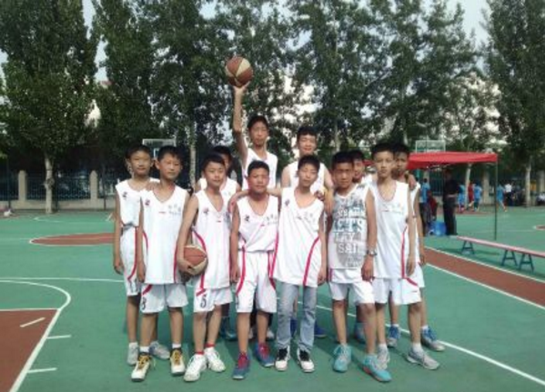 一年之后刘泽文又长高了11cm,目前身高已经达到了2米16。而今年只有十四岁的他还将会继续长高，也许未来可以超过姚明也说不一定。现在他已经进入了山东省青年三队，教练也希望可以将它培养成为“下一个姚明”。