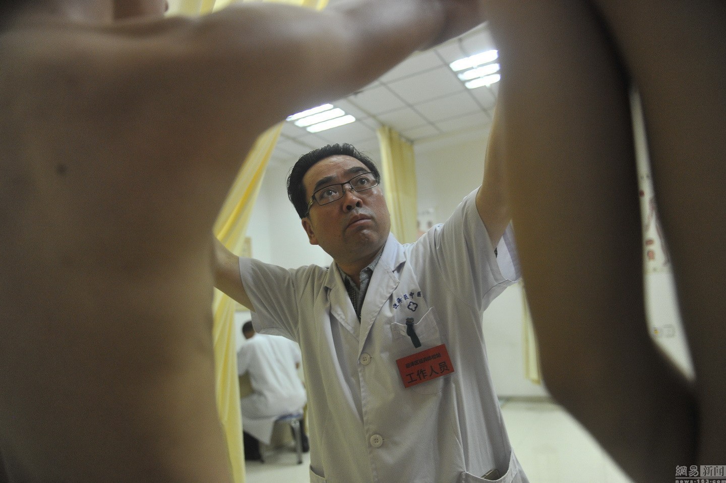 图为征兵体检现场。