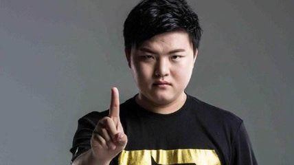 大坑比操作!UZi上榜,失误最多的其实是Faker?