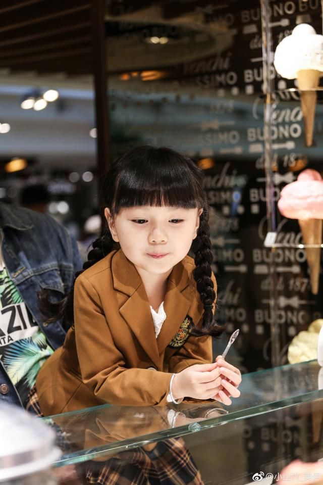 小山竹录完节目狂花钱,唯一一个节目结束,至今